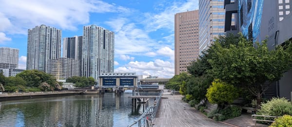 The canals and boardwalk at Tennozu Isle